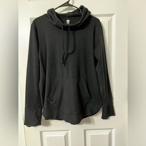 Black fleece workout pullover size medium